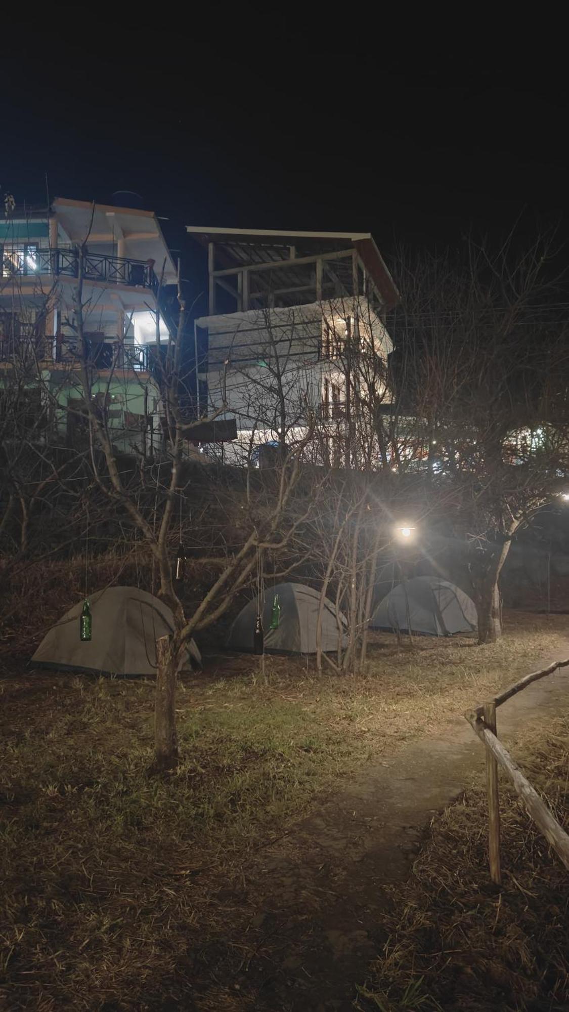 Basecamp Manaliホステル エクステリア 写真