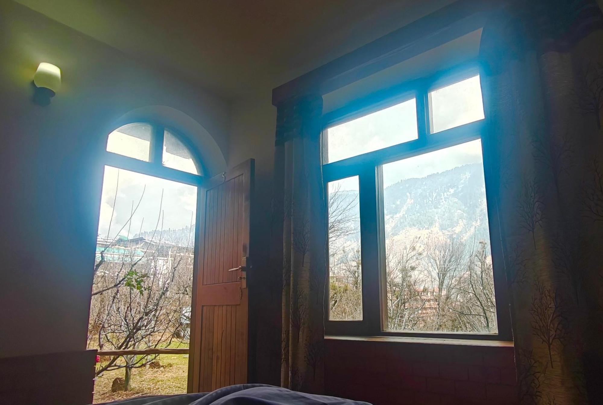 Basecamp Manaliホステル 部屋 写真